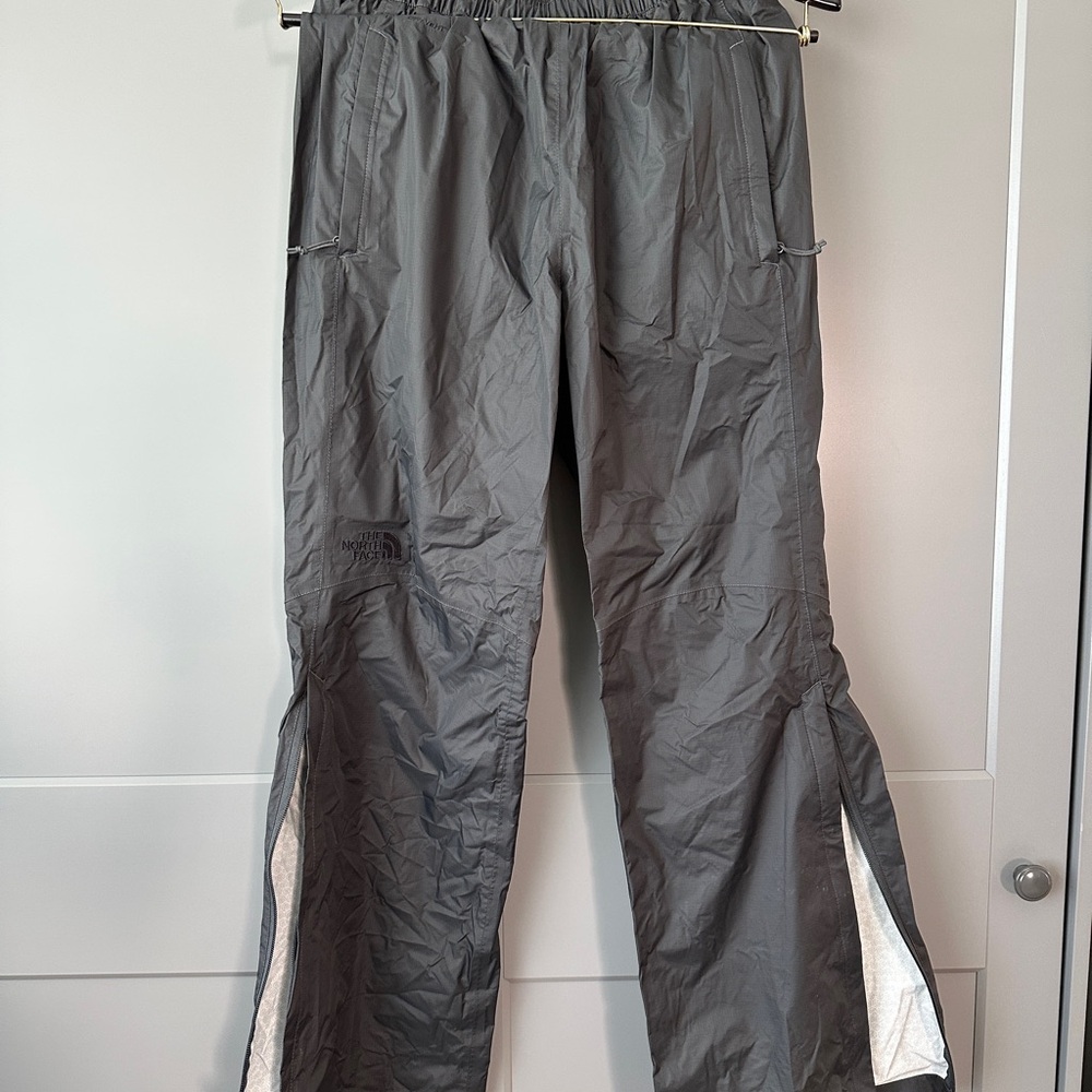The North Face Men's Gray Hiking Rain Windbreaker Pants